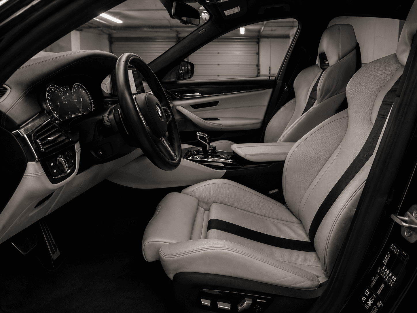 BMW M5 — Original Photo 1