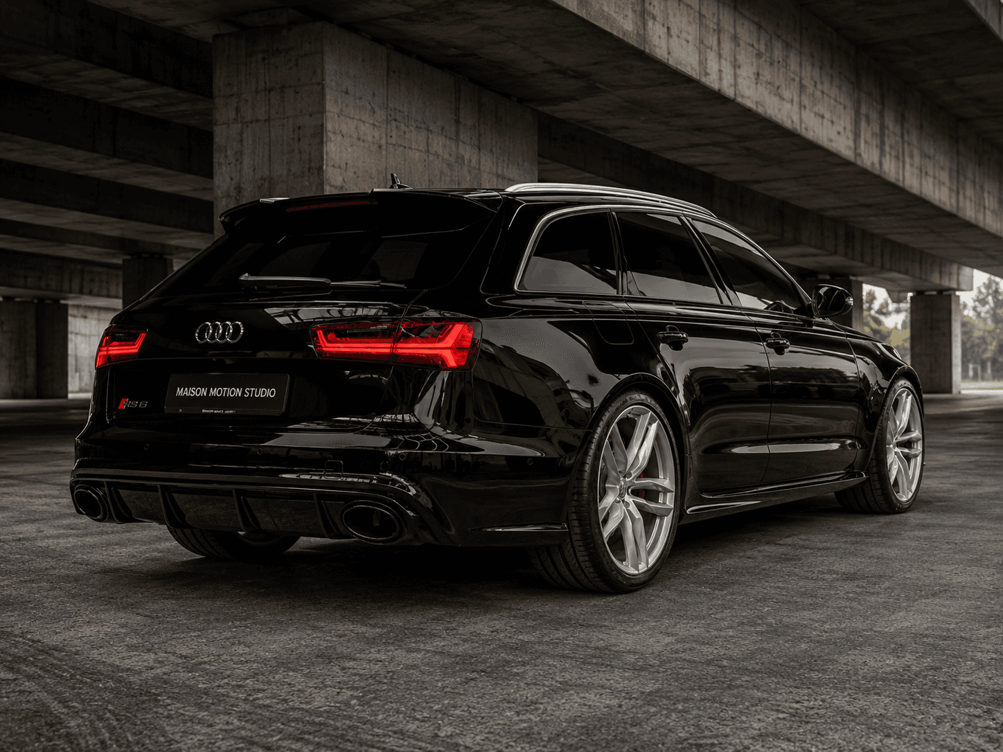 Audi RS6 — Original Photo 2